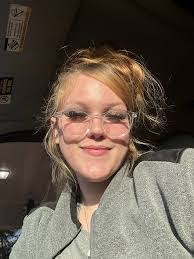 Caitlin Benjamin's Instagram, Twitter & Facebook