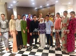 Dato' shamsul anuar nasarah is on facebook. Dari Jari Jari Halusku Datin Vivy Yusof At Fashionvalet Publika S Opening