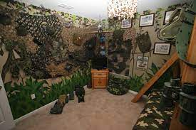 Designing a room for the little ones, but looking for some extra inspiration? Camouflage And Orange Bedroom For Boys Camo Room Decor Army Bedroom Camo Rooms