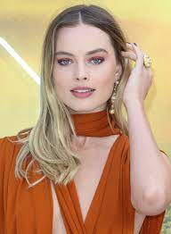 Will smith & margot robbie insult each other | contains strong language! Foto Galerie Margot Robbie Schonste Frisuren Vogue Germany
