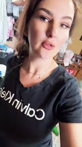 Leanne Castro's Instagram, Twitter & Facebook