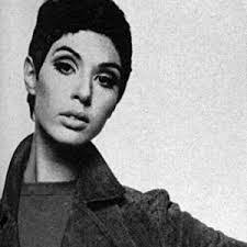 Linda Keith's Instagram, Twitter & Facebook