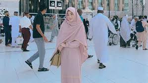 Dalam kehadirannya kali ini, larissa diketahui datang dengan didampingi oleh. Larissa Chou Enthullte Die Geschwure Von Alvin Faiz Immer Ehebruch Mit Einer Anderen Frau Nach Welt