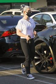 Kelly osbourne has pulled an adele. Kelly Osbourne And Her Boyfriend Arrive For Lunch At Chin Chin Restaurant In West Hollywood Superstars News