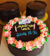 ❤~ semoga di hari bahagia ini,allah swt sentiasa memberikan taufik,rahmat,barakah juga lindungan kesihatan,hidayah dan redhanya untuk sahabat sahabat lya.semoga sentiasa dalam lindungan yang maha esa. Selamat Hari Lahir Angah Huhu Tempahan Kek Manis Melaka Facebook