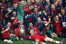 Portugal, por su parte, sigue esperando un primer. Eurocopa 2016 Portugal Obra El Milagro Y Se Corona En Paris Sin Cristiano