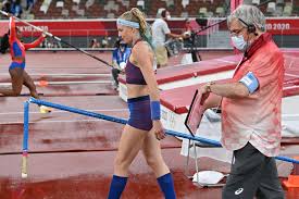 May 26, 2019 · to pole vault, start by sprinting toward the box with the pole over your shoulder or at your hip. Kbsd6 Vkmpng5m