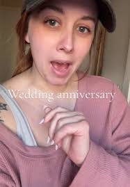 Dana Bricker's Instagram, Twitter & Facebook