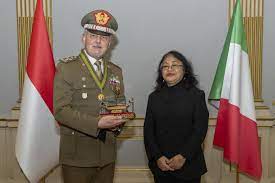 Indonesia Awards The Kartika Eka Pakci Utama Mark Of Prestige To The Chief  Of Staff Of The Italian Army | Portal Kementerian Luar Negeri Republik  Indonesia
