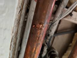 Throw on some gloves, tear off a small 1 or 2 inch piece of the putty, and shape it. Repair Tiny Hole Scratch In Copper Pipe Home Improvement Stack Exchange