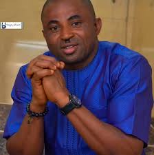 WELCOME TO THE NEW FRESH FM STUDIO IN IBADAN.