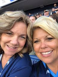 We spent Saturday night with some of our favorite friends ❤️🥂. Thank you  Kathy and Mark for such a wonderful night! #FallVibes#bonfiring#greatfriends