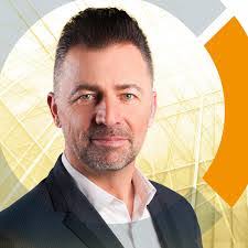 Alexander Seitz's Instagram, Twitter & Facebook