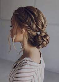 Les filles aux cheveux courts ne doivent pas craindre de ne pas avoir la coiffure qui leur convient. 14 Meilleures Idees Sur Coiffures De Bal De Promo Coiffures De Bal De Promo Coiffure Cheveux