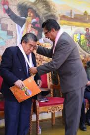 MUNICIPALIDAD DE LAMPA OTORGA RECONOCIMIENTO AL ESCRITOR RENATO ALFREDO  CORRALES RAMOS AUTOR DEL POEMARIO “EL OCIOSO SIN TIEMPO”