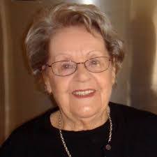 Elizabeth Robichaud's Instagram, Twitter & Facebook