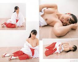 Scans and Details from Urara Kanons Super Pose Book! | J-List Blog