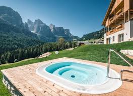 Appartamenti loretta a la villa, alta badia +39 0471 847416 richiesta Residences With Swimming Pool In Alta Badia