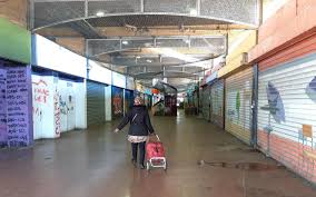 Intermarché express ⭐ , ⓜ malesherbes, france, paris, 17e arrondissement, rue cardinet, 107: Aulnay Au Galion Les Commercants Liquident Les Stocks Avant Demolition Le Parisien