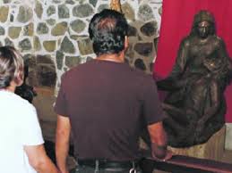 Mai 1993) war ein mexikanischer bischof der katholischen kirche, der als achter erzbischof des sitzes von guadalajara und als kardinal der. Una Visita Calurosa A La Tumba De Posadas Ocampo El Informador
