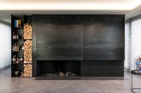 Schiebewand Und Lagerregal Aus Schwarzstahl Vor Einem Fernseher Schwarzstahl Lagerregale Wohnraum