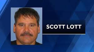 Scott Lott's Instagram, Twitter & Facebook