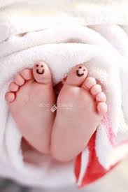 Funny Weekend Dear Friends By Isabel Pavia Via Flickr Feetfriday Feet Baby Newborn Baby Photography Baby Photos Newborn Photoshoot