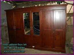 Dari sini kita bisa menganalisa design backdrop serta tata interior sederhana untuk ruang tidur yang cantik dan. Harga Lemari Pakaian Kayu Biasa Harga Lemari Pakaian Kayu Minimalis