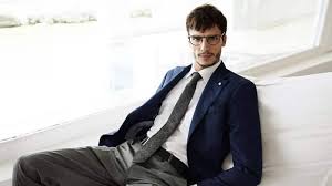 If you're interviewing for a corporate position in finance or law, for example, wear formal business attire. What To Wear To A Job Interview Men S Style Guide The Trend Spotter