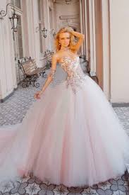 L'incroyable robe de mariée de l'héritière swarovski. Robe De Mariee Princesse Avec Strass Swarovski Oksana Mukha Paris