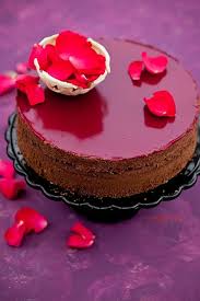 Tort Czekoladowy Z Chrupiaca Pralina Cake Holiday Cakes Cupcake Cakes