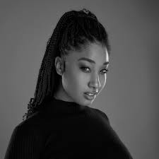 🎵 This week we want to feature a Black-Italian reggae musician: Awa Fall,  aka Sista Awa! Internationally acclaimed roots reggae artist, Awa Fall also  covers a wide repertoire of black music genres