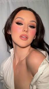 Samantha Esquivel's Instagram, Twitter & Facebook