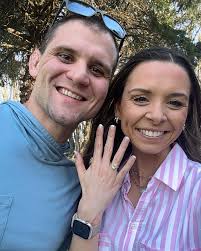 Don't let my smile fool ya, my feet were in some serious pain •• also don't  leave me @karlikiesel