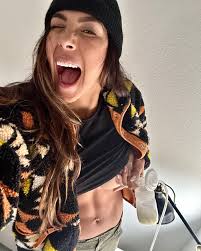 Life as a mum is FULL-on 💥. Between work as a fitness instructor 💪 and  helping others in youth work, my time is stretched. Add in raising a  5-year-old and caring for