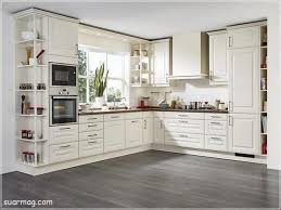 اجمل صور ديكورات مطابخ صغيرة وكبيرة 2020 مودرن مجلة صور Kitchen Layout Kitchen Remodel Small Kitchen Design Small