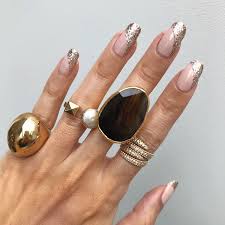 Voici quelques idées pour décorer votre maison pour la fête. Deco Ongles Nouvel An Looks Pointus Et Festifs A Chiper