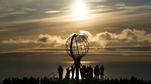 Außerdem dreht sie sich innerhalb eines jahres um die sonne. Warum Die Sommersonnenwende Jedes Jahr Besonders Ist Mdr De