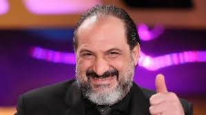 ونشر الأمير بن خالد آل سعود صورا من عواصم ومدن خليجية قائلا: Ø§Ù„Ø¹Ø±Ø¶ Ø§Ù„Ø®Ø§Øµ Ù„ÙÙŠÙ„Ù… Ø¨Ø§Ù„Ø§ÙŠØ¬Ø§Ø± Ø¨Ø­Ø¶ÙˆØ± ØµÙ†Ø§Ø¹Ù‡ ÙˆØ¹Ù„Ù‰ Ø±Ø£Ø³Ù‡Ù… Ø®Ø§Ù„Ø¯ Ø§Ù„ØµØ§ÙˆÙŠ Ù…Ø¬Ù„Ø© Ø§Ù„Ø¬Ù…ÙŠÙ„Ø©