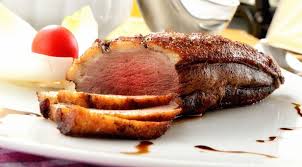 Servez avec des légumes grillés. Le Magret De Canard Plat Prefere Des Francais
