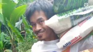 Arti menanggung anak yatim adalah mengurusi dan memperhatikan semua keperluan hidupnya, seperti nafkah (makan dan minum), pakaian pertanyaannya adalah apakah 1. How M Chu Baznas Salurkan Santunan Untuk Yatim