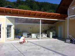 Glaswand Fur Terrasse Als Windschutz Modernes Langlebiges Design Faltschiebeturen Windschutz Terrassenverglasung