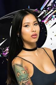 Isabella Meade's Instagram, Twitter & Facebook