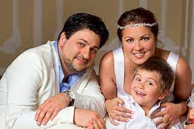 The opera diva had pampered herself with a generous portion of dumplings the day before. Anna Netrebko Opera Singer Russian Personalities