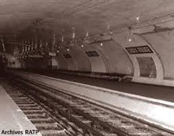 Epingle Sur Stations Fantomes Du Metro Parisien