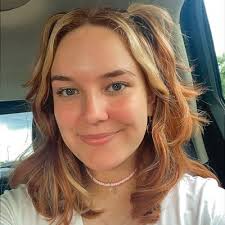 Miranda Banks (@miranda_lipps)