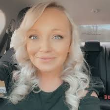 Mariah Hatfield's Instagram, Twitter & Facebook