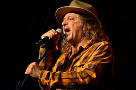 Alceu valença (born july 1, 1946) is a brazilian composer, writer, performer, actor, and poet. Alceu Valenca Letras Mus Br
