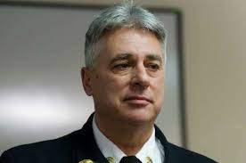 Mayor names new fire chief, public safety director