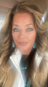 Hi! New admin here! And nope I didn't come empty handed, lol. Enjoy some of  my favorite REAL photos of Debbie! ❤️❤️